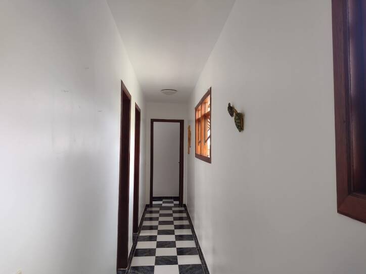 Casa à venda com 4 quartos, 250m² - Foto 25