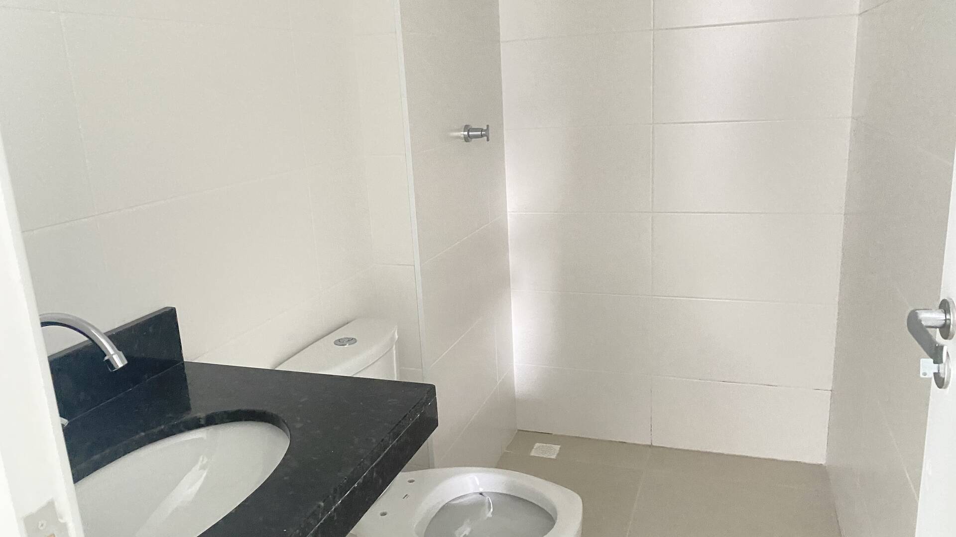 Apartamento à venda com 2 quartos, 67m² - Foto 13