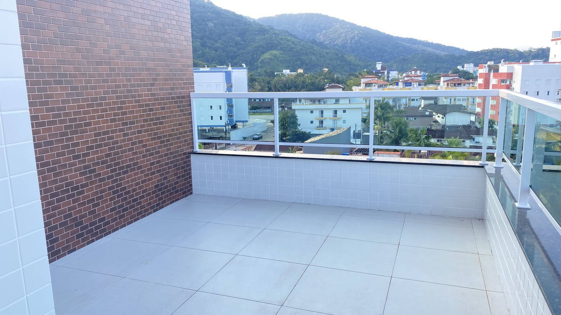 Apartamento à venda com 3 quartos, 98m² - Foto 2