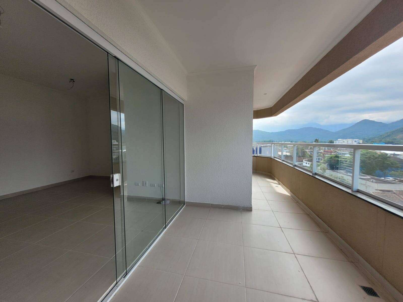 Apartamento à venda com 3 quartos, 117m² - Foto 1