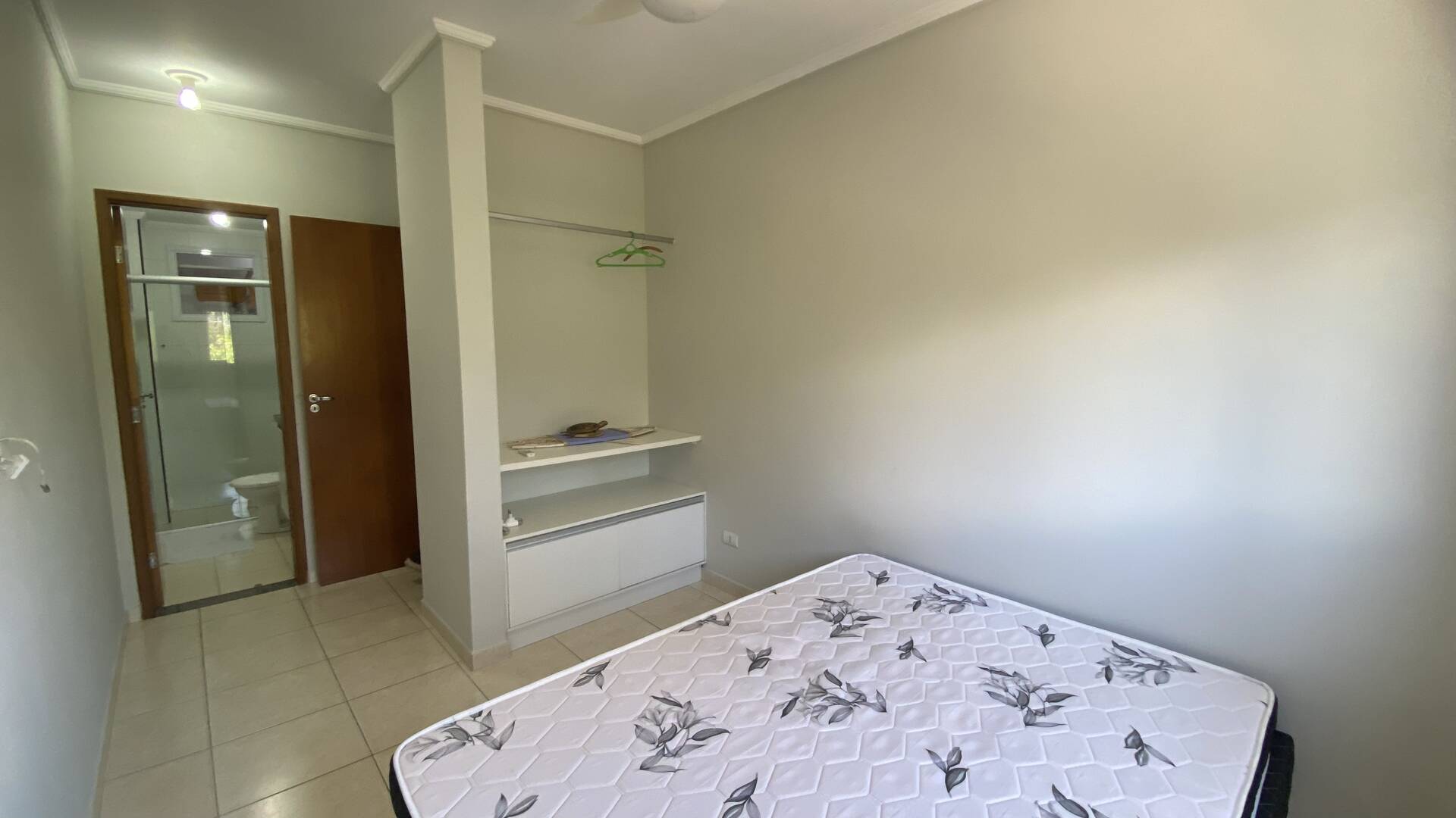 Apartamento à venda com 2 quartos, 70m² - Foto 4