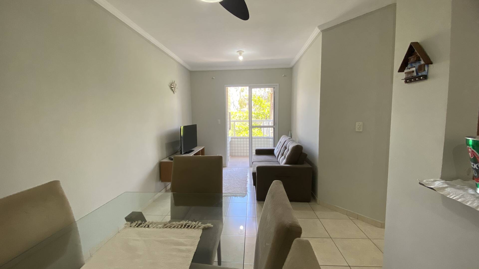 Apartamento à venda com 2 quartos, 70m² - Foto 2