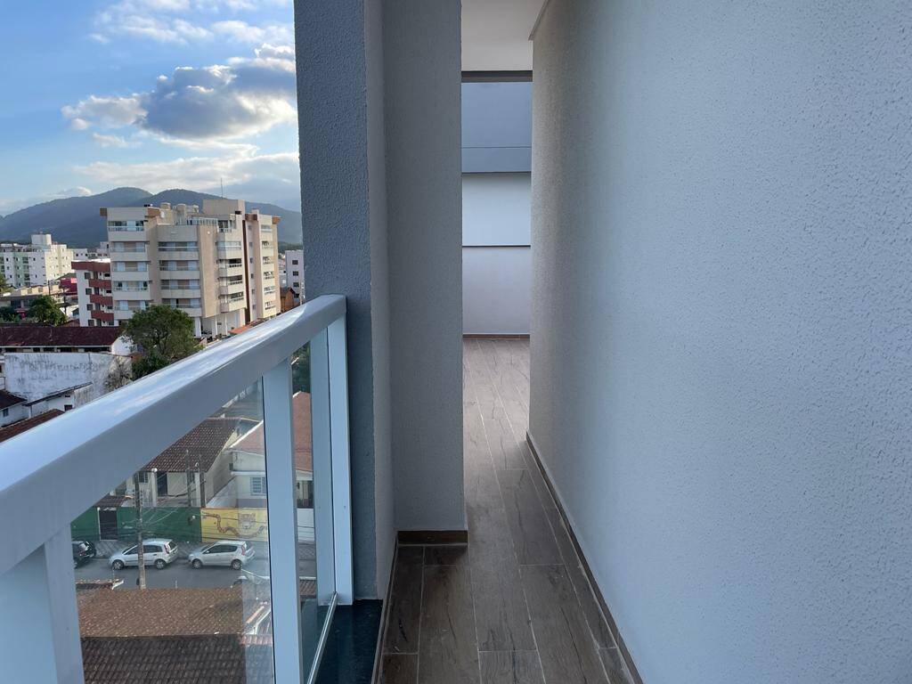 Apartamento à venda com 3 quartos, 140m² - Foto 11