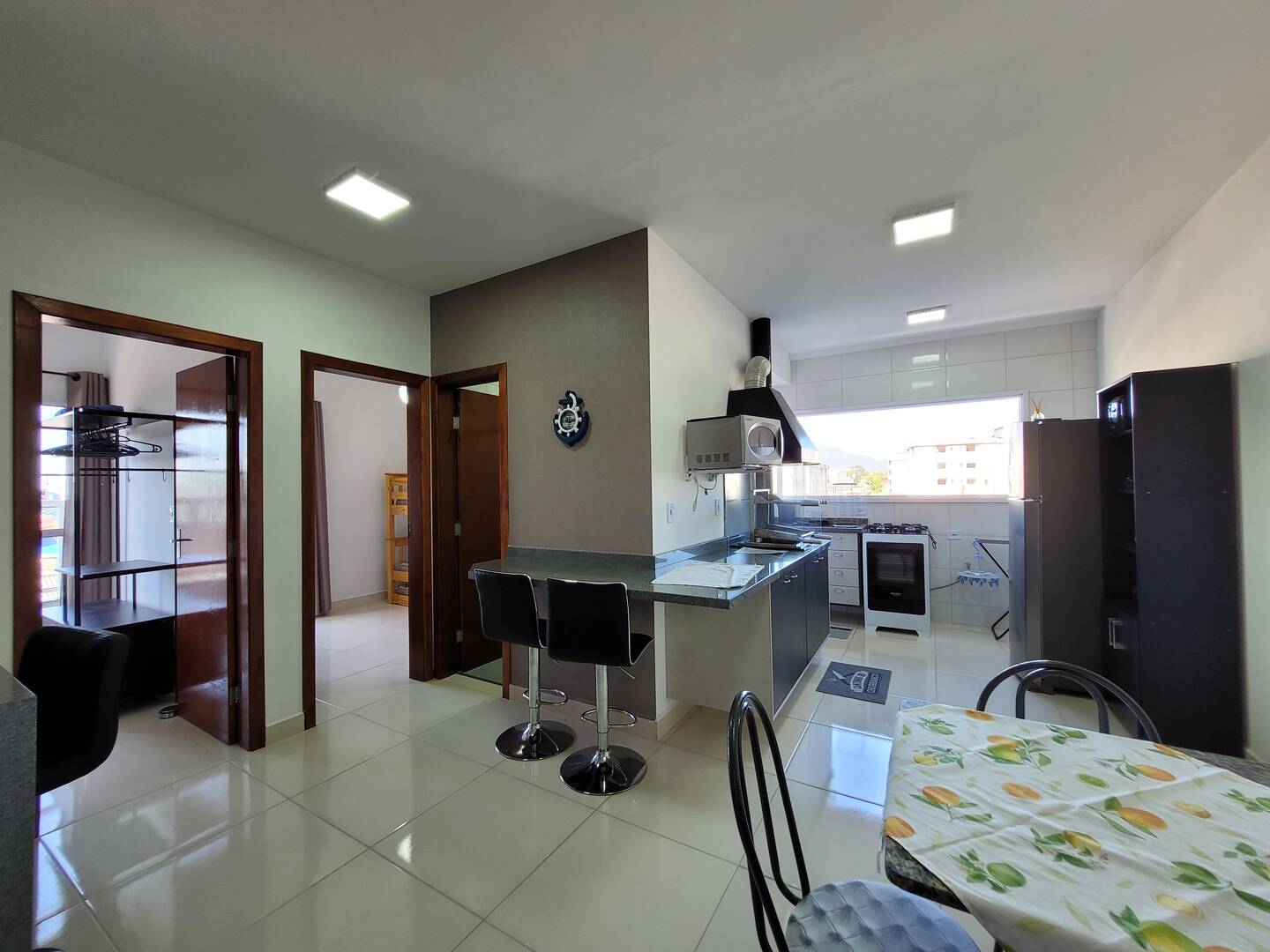 Apartamento à venda com 2 quartos, 60m² - Foto 2