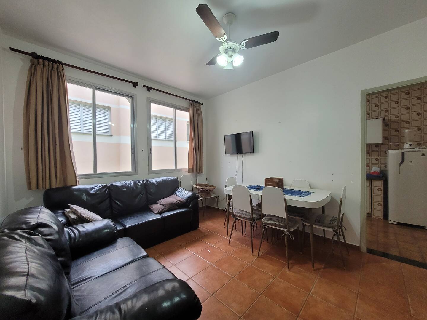 Apartamento à venda com 1 quarto, 60m² - Foto 2