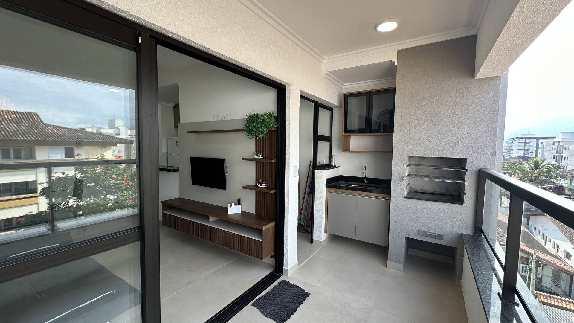 Apartamento à venda com 2 quartos, 67m² - Foto 2