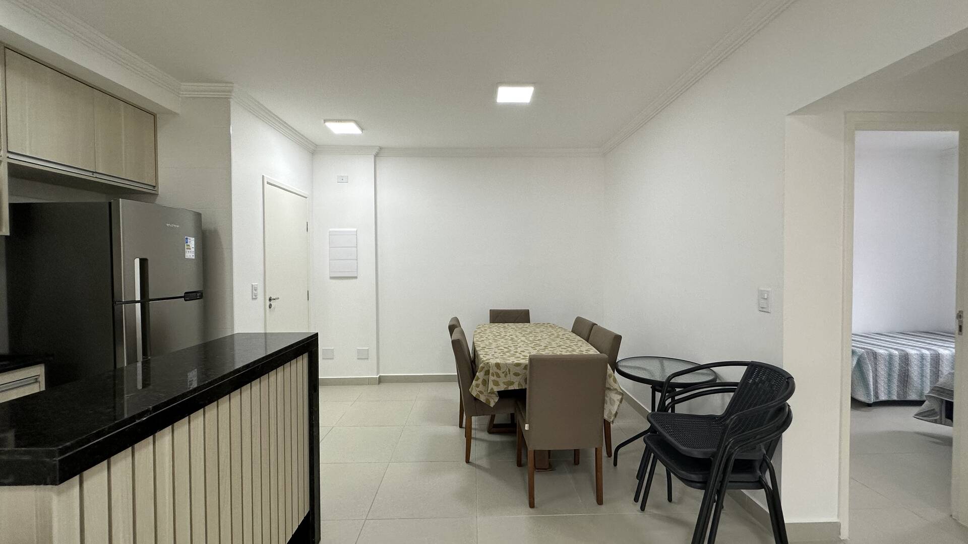 Apartamento à venda com 2 quartos, 67m² - Foto 9