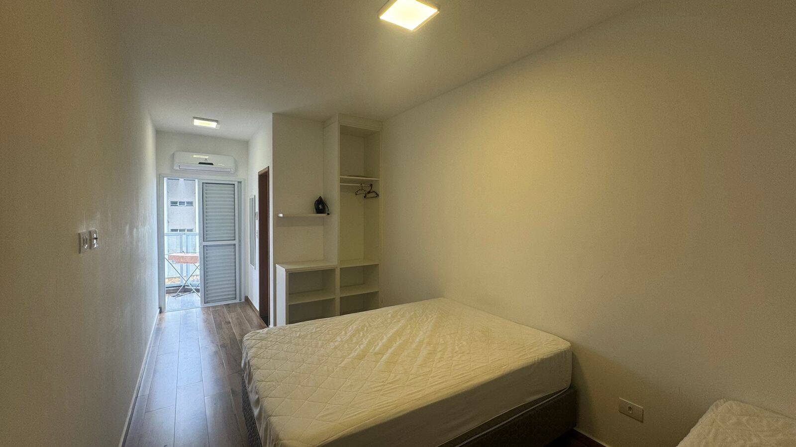 Apartamento à venda com 2 quartos, 72m² - Foto 13